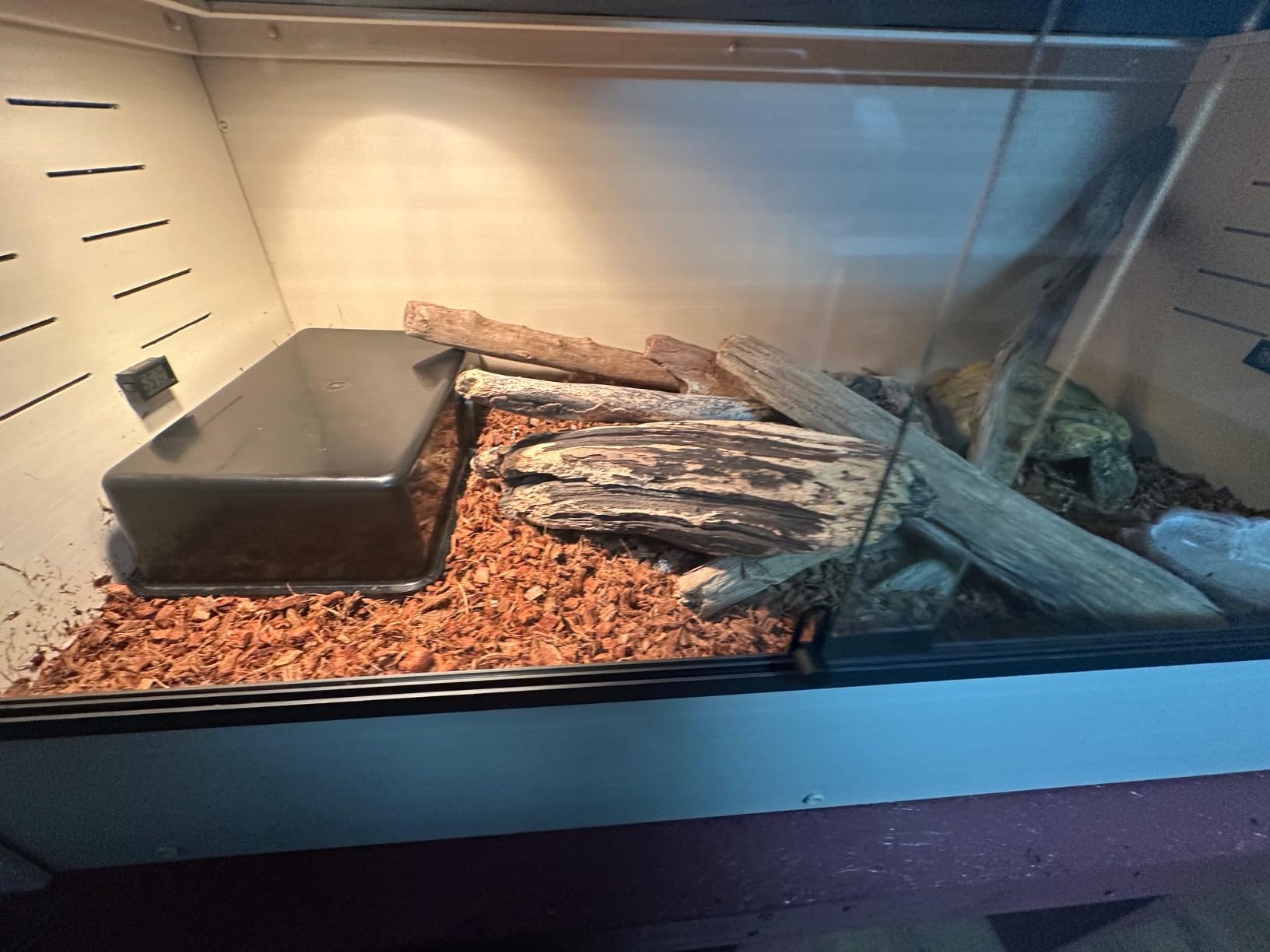Fluker's Deep Thermal Heat Lamp for Reptiles with Carbon Infrared Technology, for All Reptile Tanks, Great for Basking, 75 Watt customer photo 2