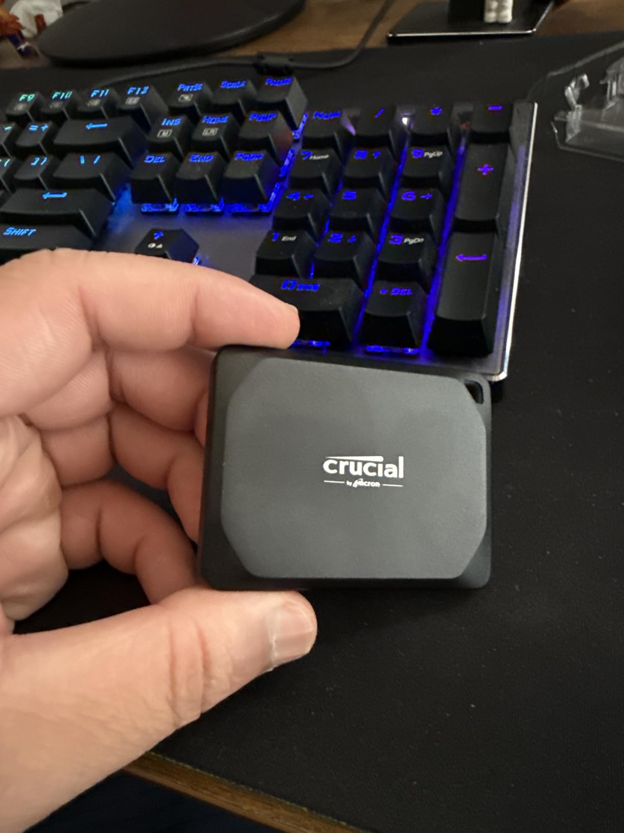 Crucial X10 Pro 1TB Portable SSD, Up to 2100MB/s Read, 2000MB/s Write, 3.2 USB-C, External Solid State Drive, Durable Storage for PC & Mac, for Professional Creators, Black - CT1000X10PROSSD902 customer photo 2