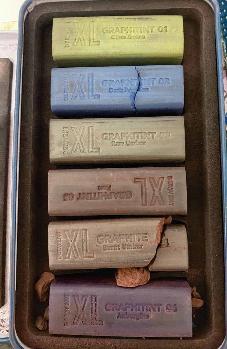 Derwent Charcoal XL Blocks 6 Tin, Set of 6, 60mm Extra-Large Block, Naturally Water-soluble, Ideal for Sketching, Drawing and Expressive Mark Making, Professional Quality (2306196) customer photo 1
