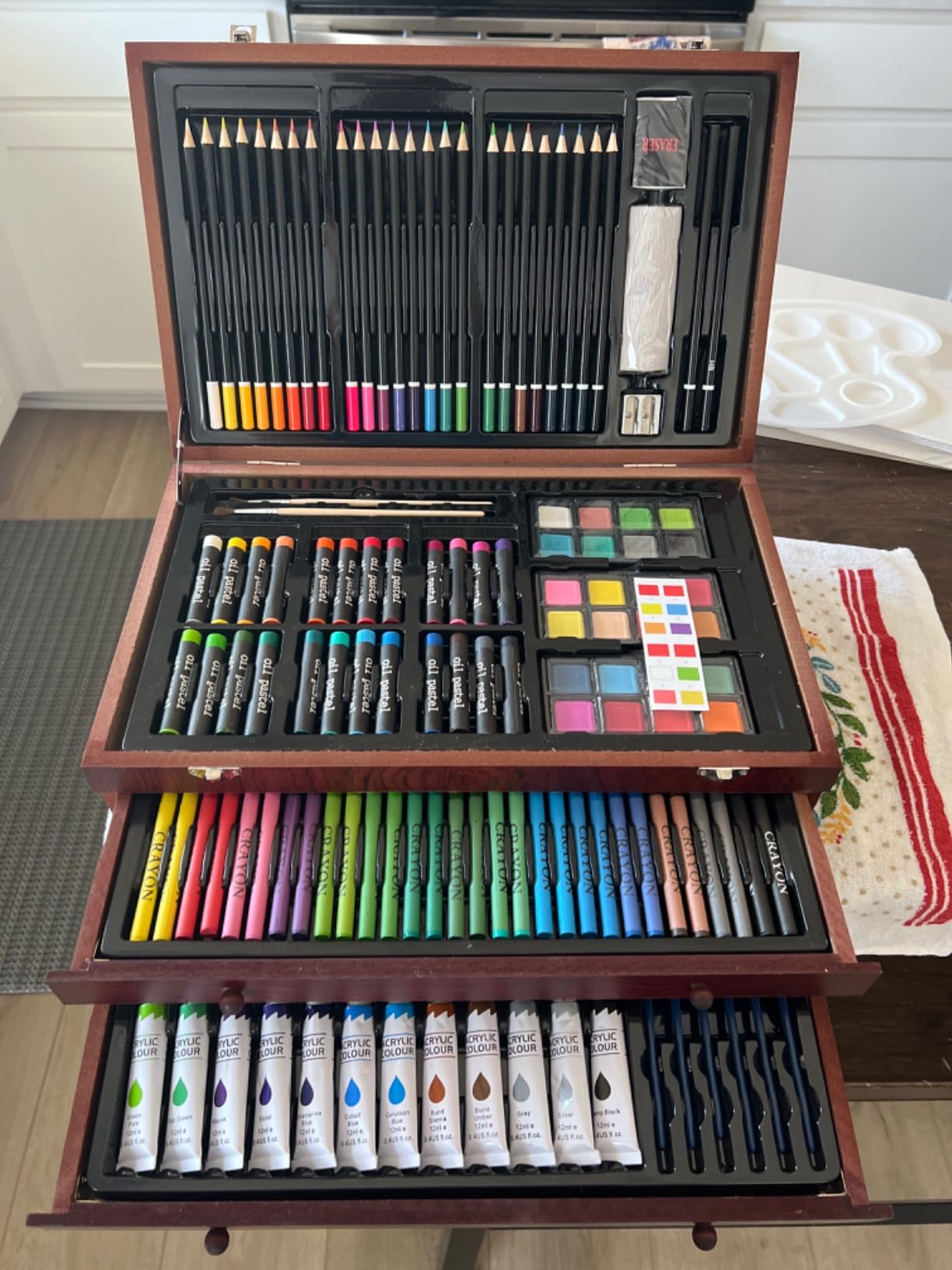 Soucolor Art Supplies,192 Pack Deluxe Art Set Drawing Painting Supplies Kit customer photo 2