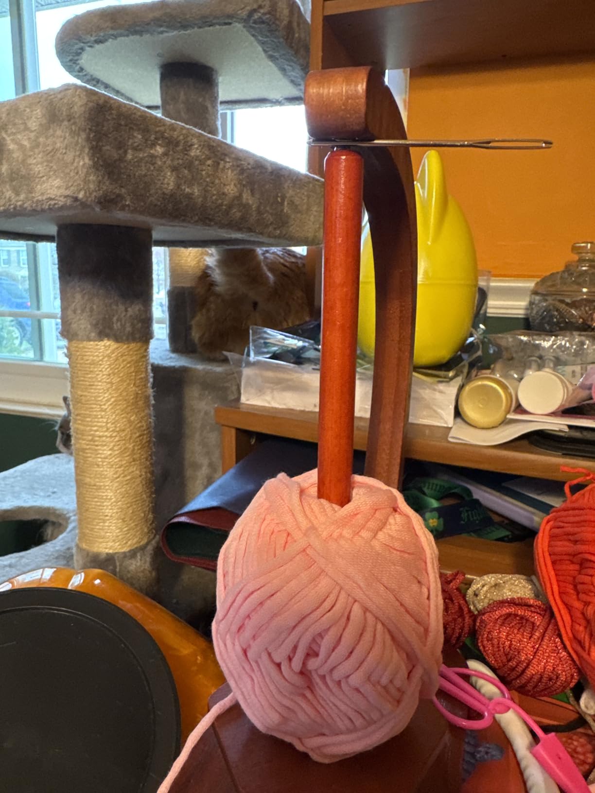 JUCPASH Yarn Holder for Crocheting with Magnetic Spin, Crochet Gifts, Brown customer photo 2