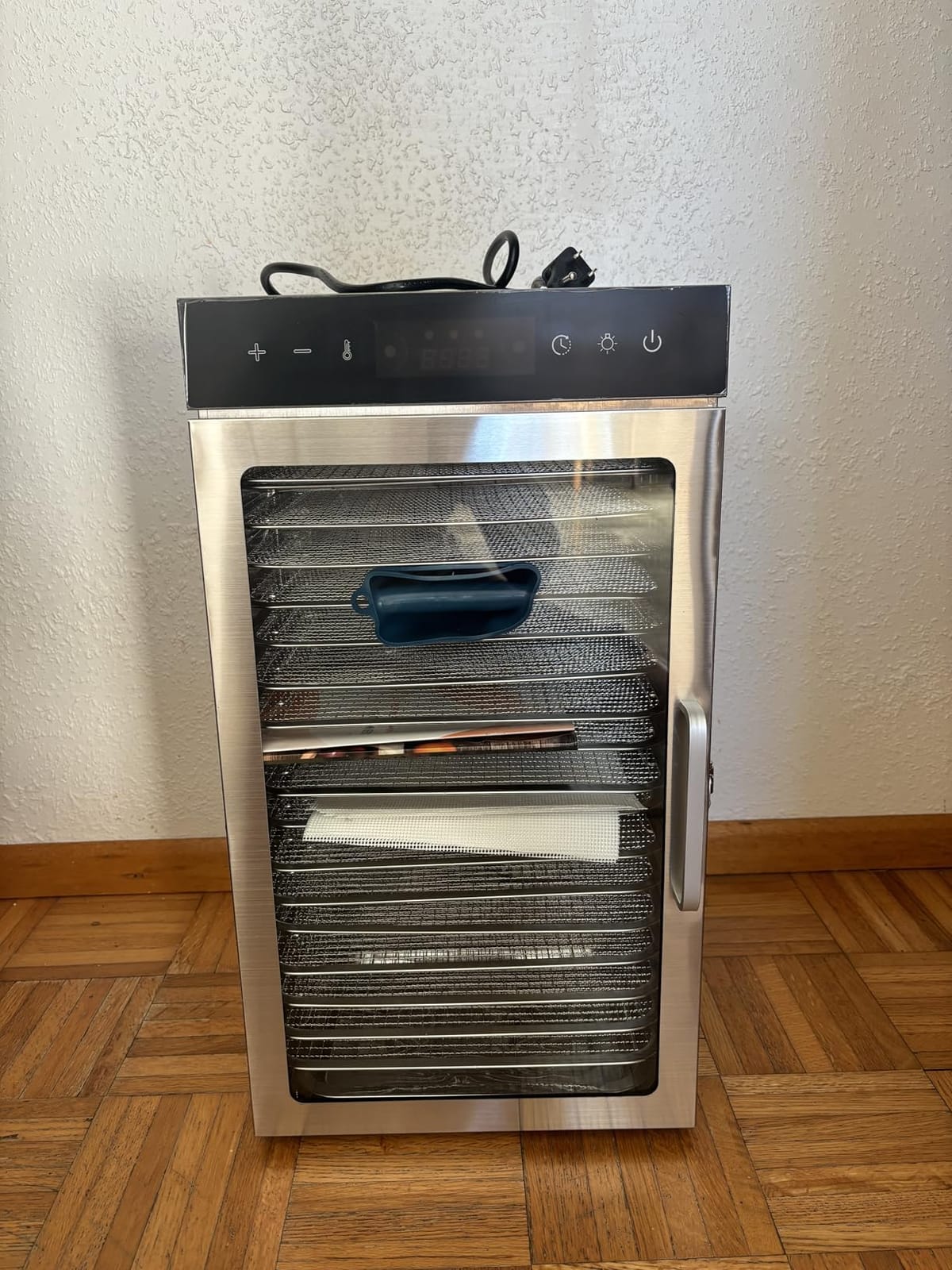 SUCISENI Food Dehydrator Machine 1000W 18 Trays Stainless Steel Commercial Food Dehydrated Dryer with 24H Timer Touch-Control LED Display, Compact Size for Home Jerky Herbs Meat Beef Fruit Vegetables customer photo 1