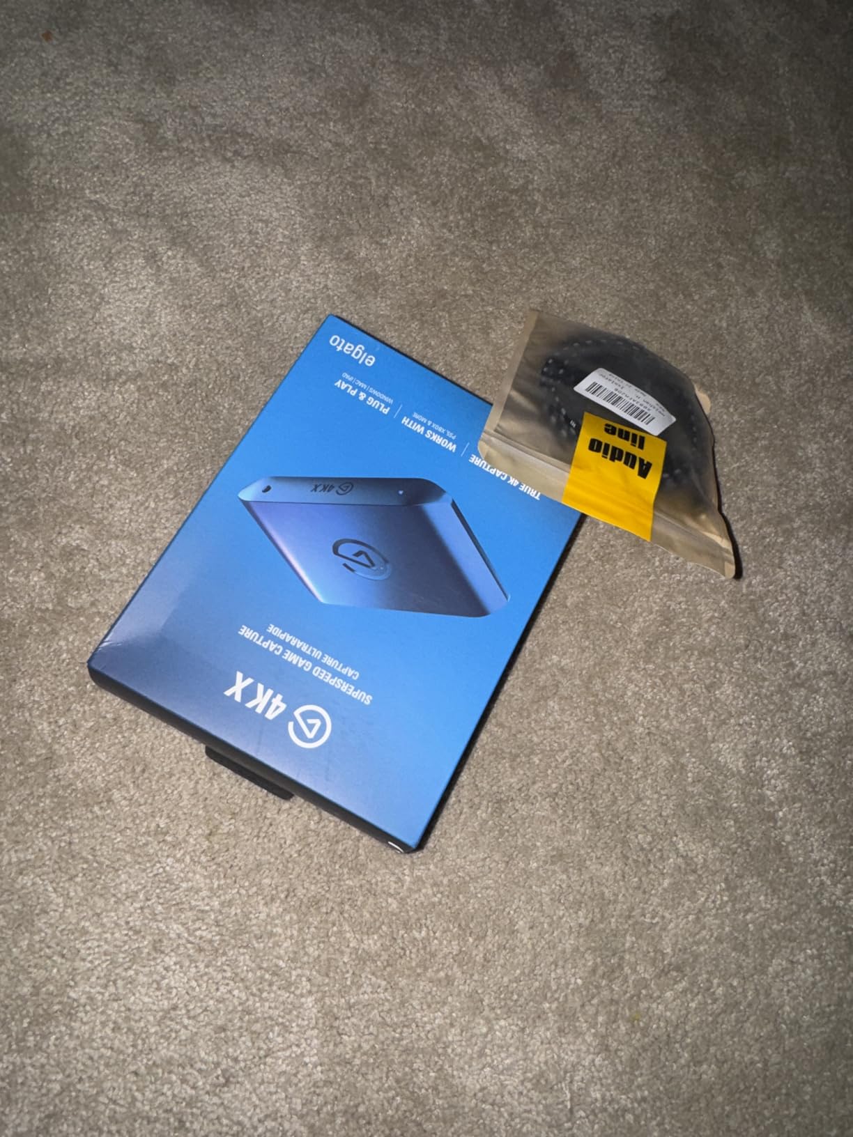 Elgato 4K X Capture Card, HDMI 2.1, 4K144 Ultra-Low Latency customer photo 2
