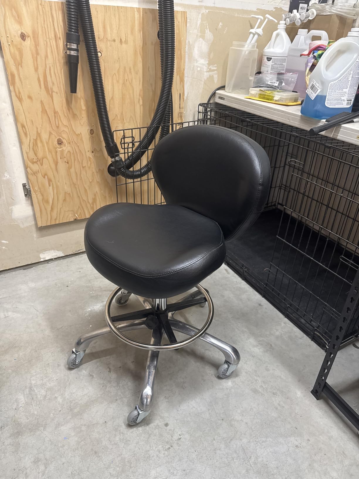 Grace&Grace Drafting Chair Adjustable Tall Shop Stool, Rolling Stool with Back Support for Studio, Classroom, Lab, Counter, Medical (Black) customer photo 1