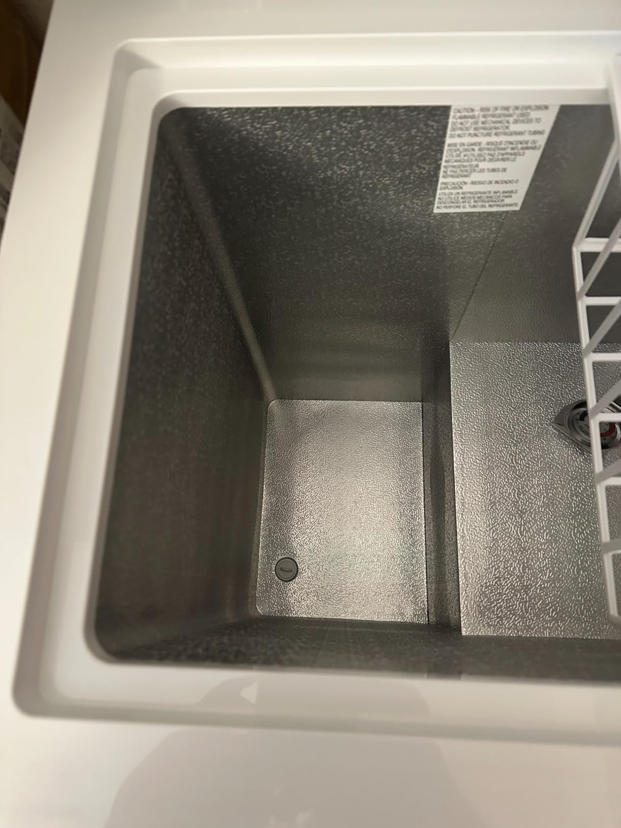 BLACK+DECKER 2.0 Cu. Ft. Compact Chest Freezer, BCFK206, White customer photo 1