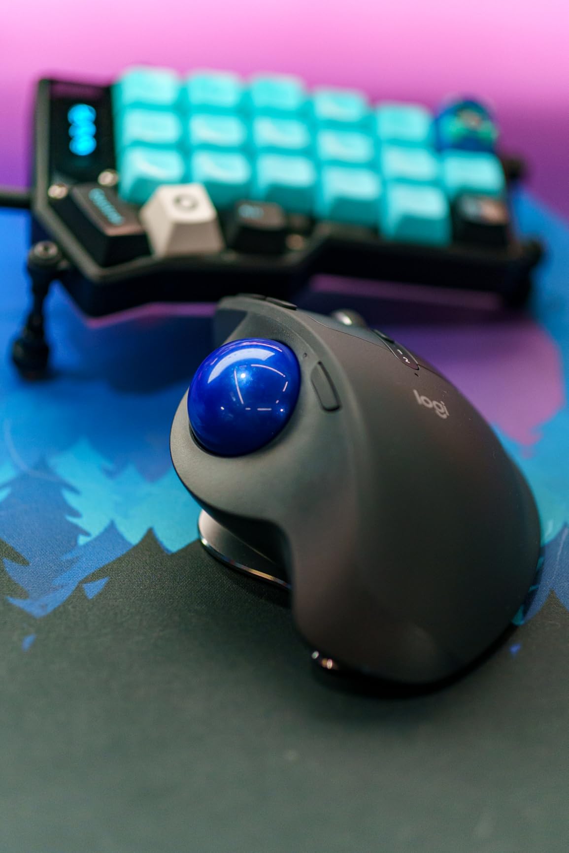 Logitech MX Ergo S Advanced Wireless Trackball Mouse USB C - Graphite customer photo 2