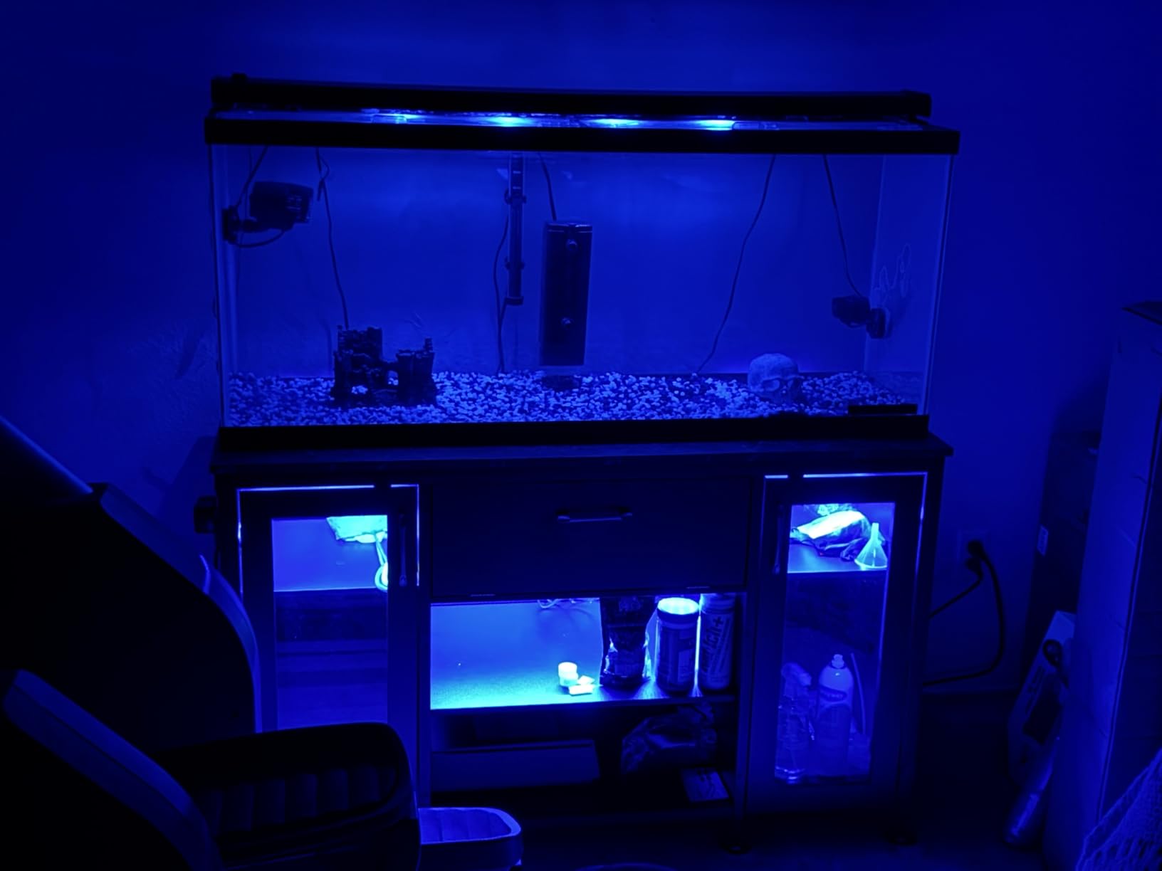 Bestier 55-75 Gal Fish Tank Stand Cabinet with Power Outlet & LED, Black customer photo 2