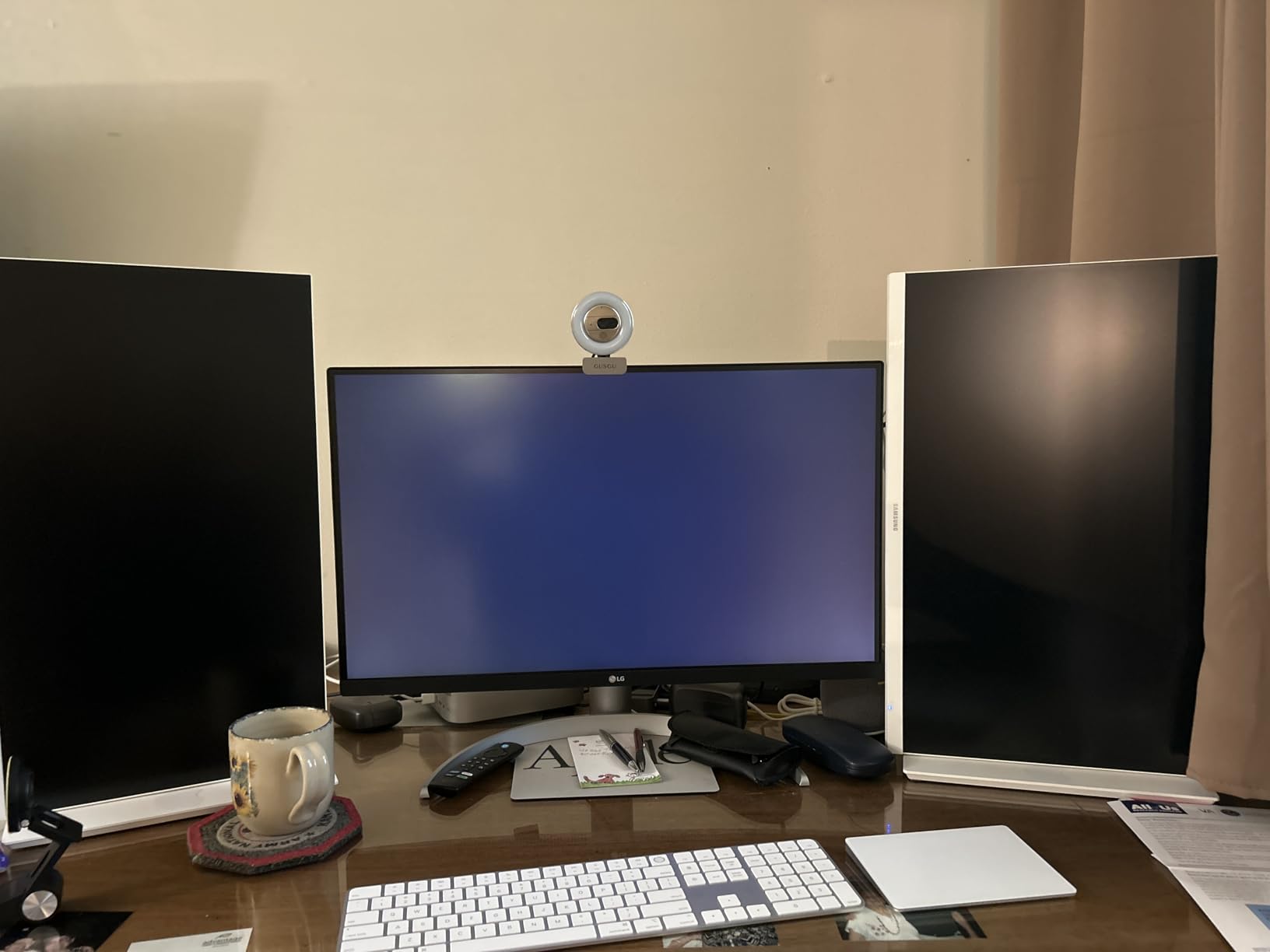 LG 27UP850K-W 27-inch Ultrafine 4K UHD IPS Monitor, White customer photo 1