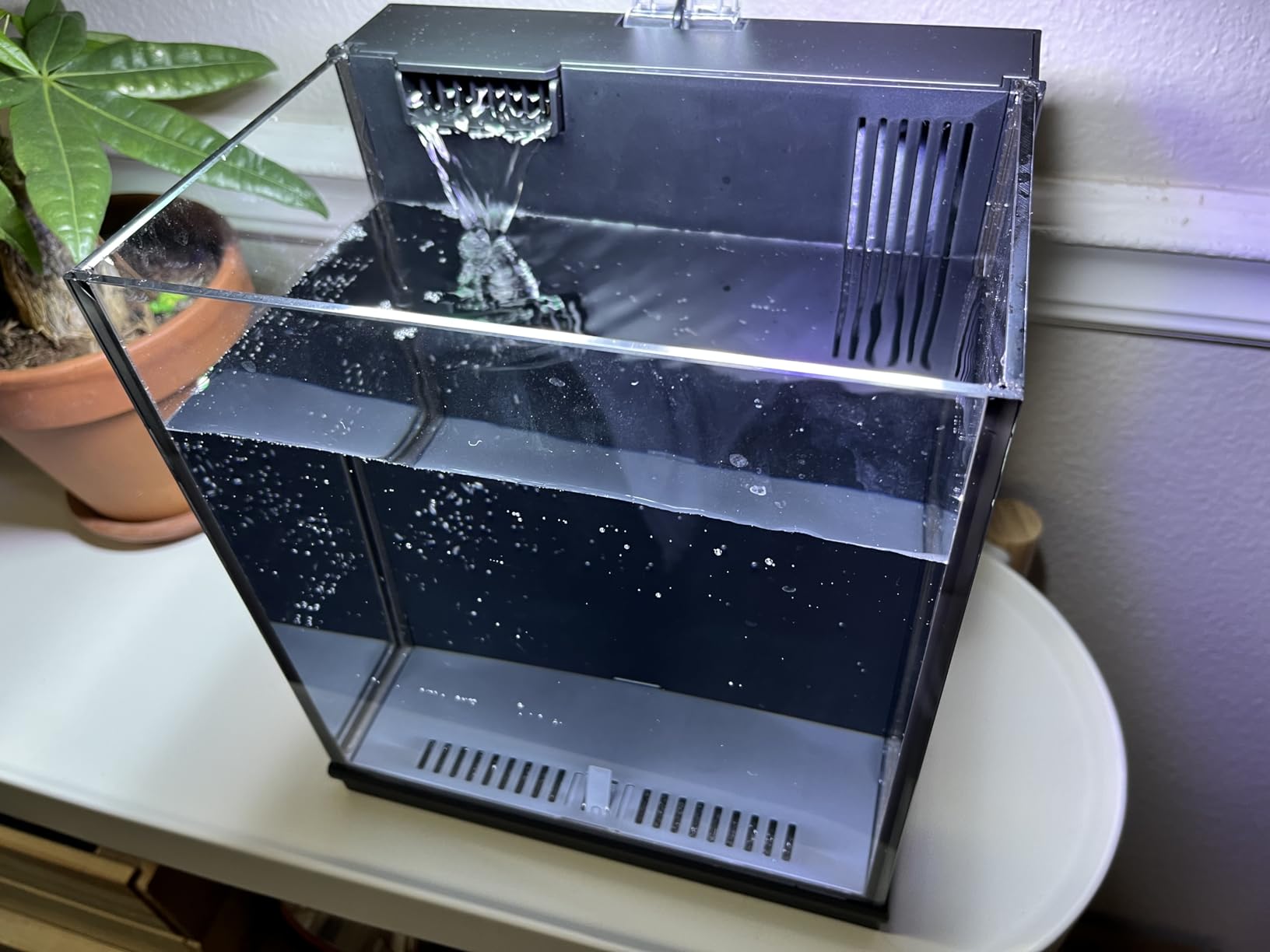 AQUASMITH 2-Gallon All-in-One Fish Tank – Silent Pump, 3-Stage Filtration & Easy Water Change, Perfect Self-Care Betta Aquarium Kit for Kids & Beginners (White customer photo 1