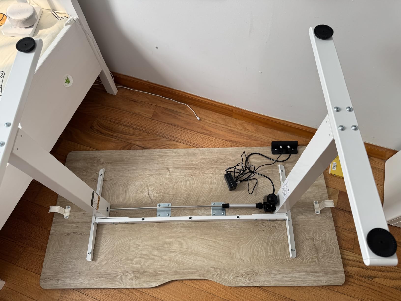 FEZIBO Standing Desk 48 × 24 Inch Electric Height Adjustable, Maple customer photo 1