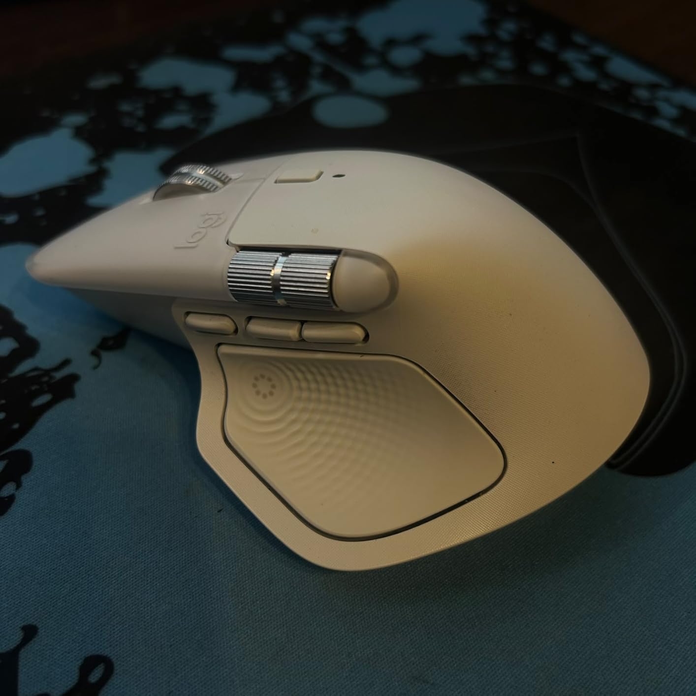 Logitech MX Master 4 Ergonomic Wireless Mouse with Haptics - Graphite customer photo 1