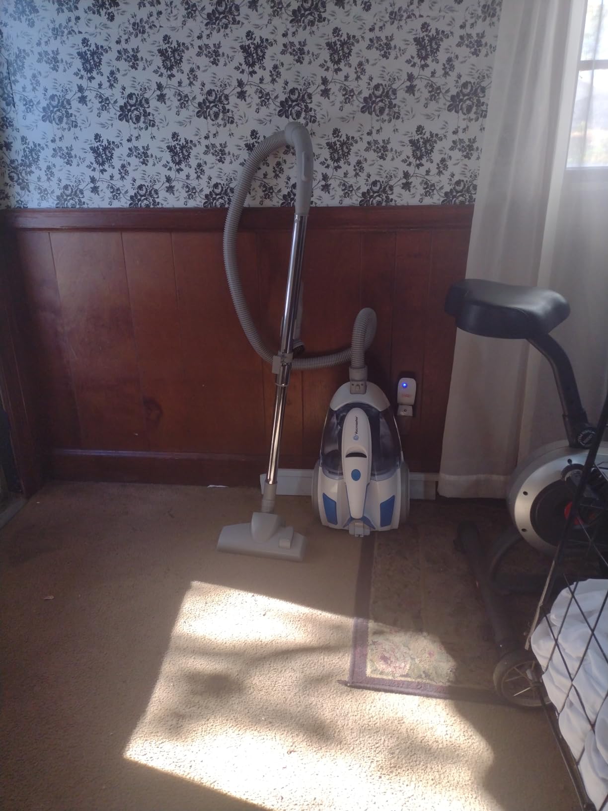 Vacmaster Ultra Silent Bagless Canister Vacuum CC0501 customer photo 1