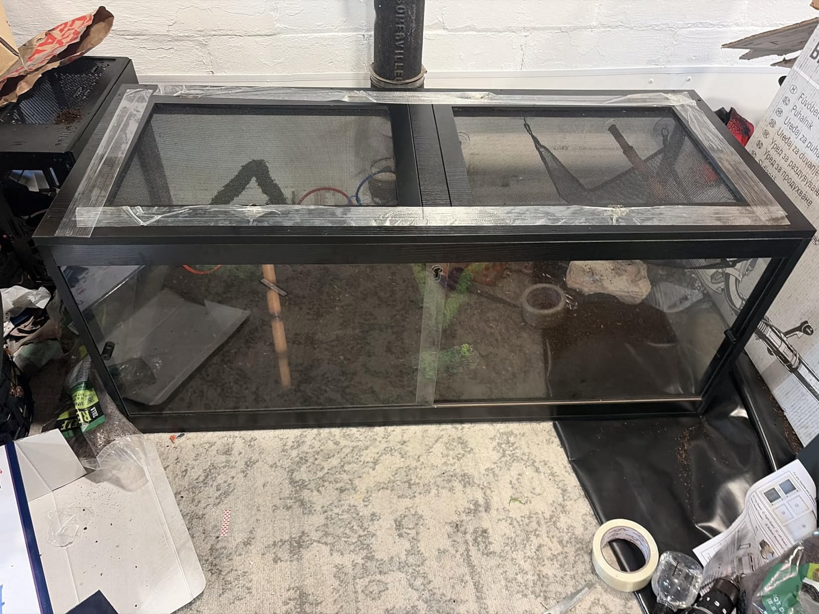 PROLEE 35 Gallon Bearded Dragon Tank, 32 x 16 x 16 Inch Tempered Glass Reptile Enclosure with Metal Mesh Top, Lockable Sliding Front Doors, Large Lizard and Snake Terrarium, Black customer photo 1
