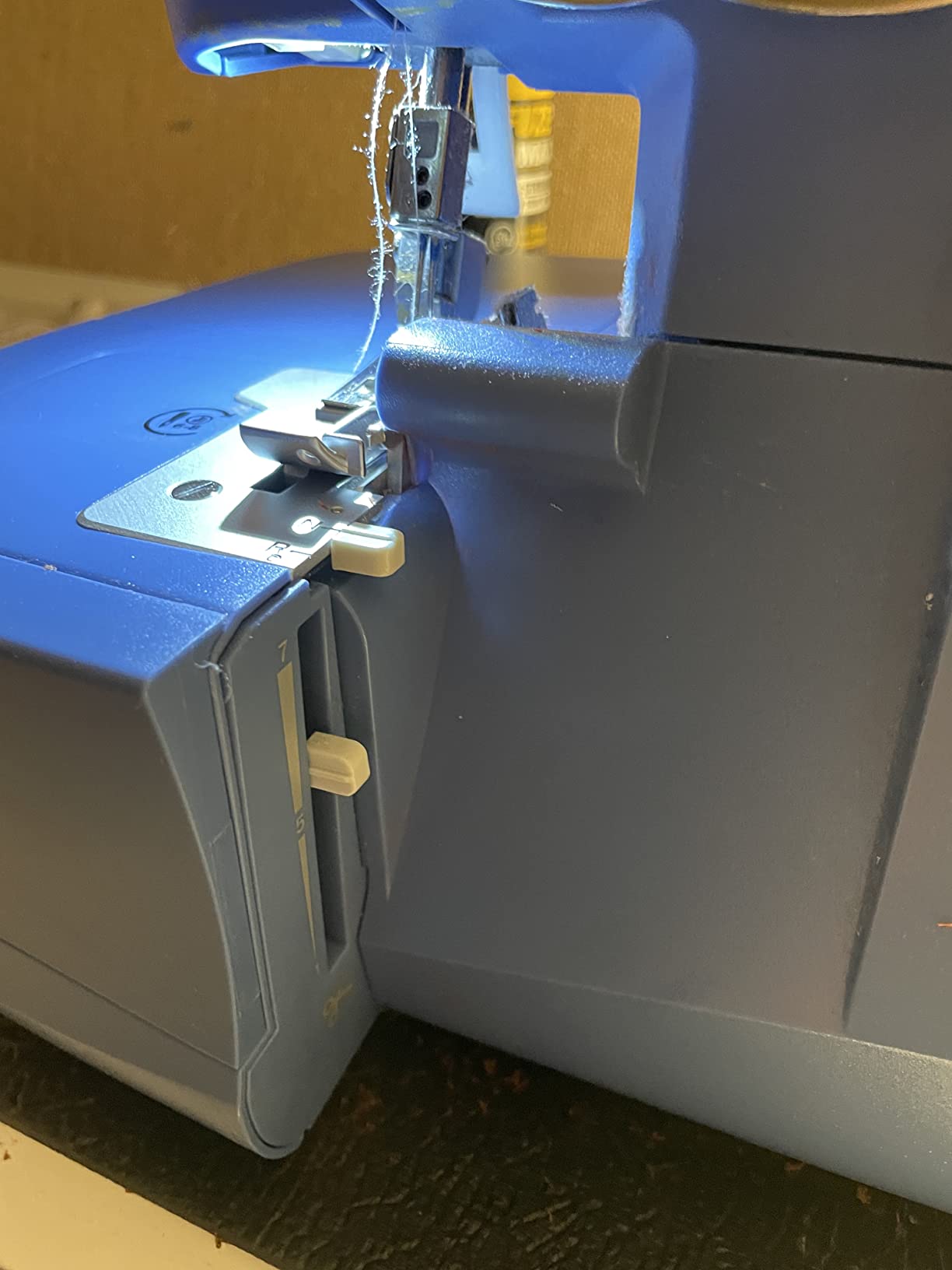 SINGER® S0230 Navy Blue High Speed Overlock Serger, 2-3-4 Thread Capability customer photo 2