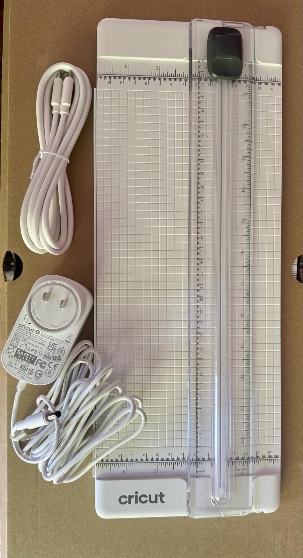 Cricut Explore 5 Essential Bundle + Rainbow Sampler customer photo 2
