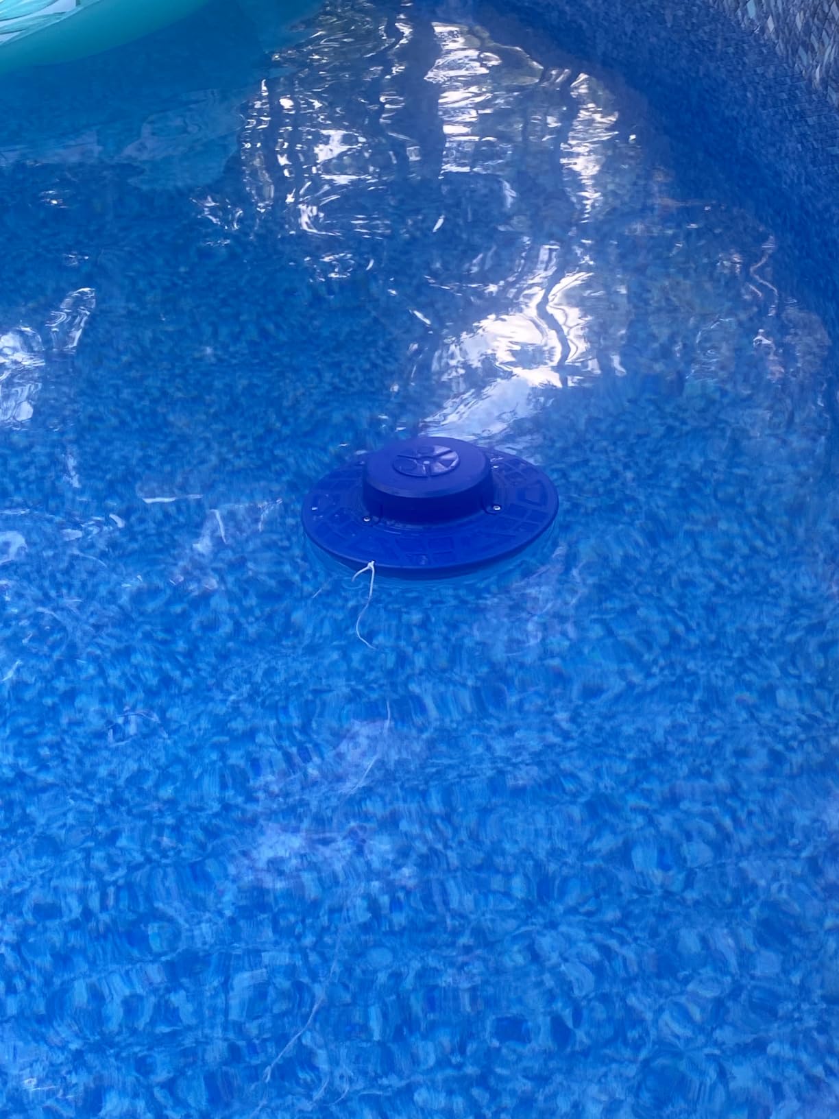 Pool Alarm, Floating Safety Alarm for Inground & Above Ground Pools, 110dB Siren IP68 Waterproof, Smart Wave-Sensing Prevents False Alerts, 262ft Wireless Range, Kids & Pets Safety (Blue) customer photo 2