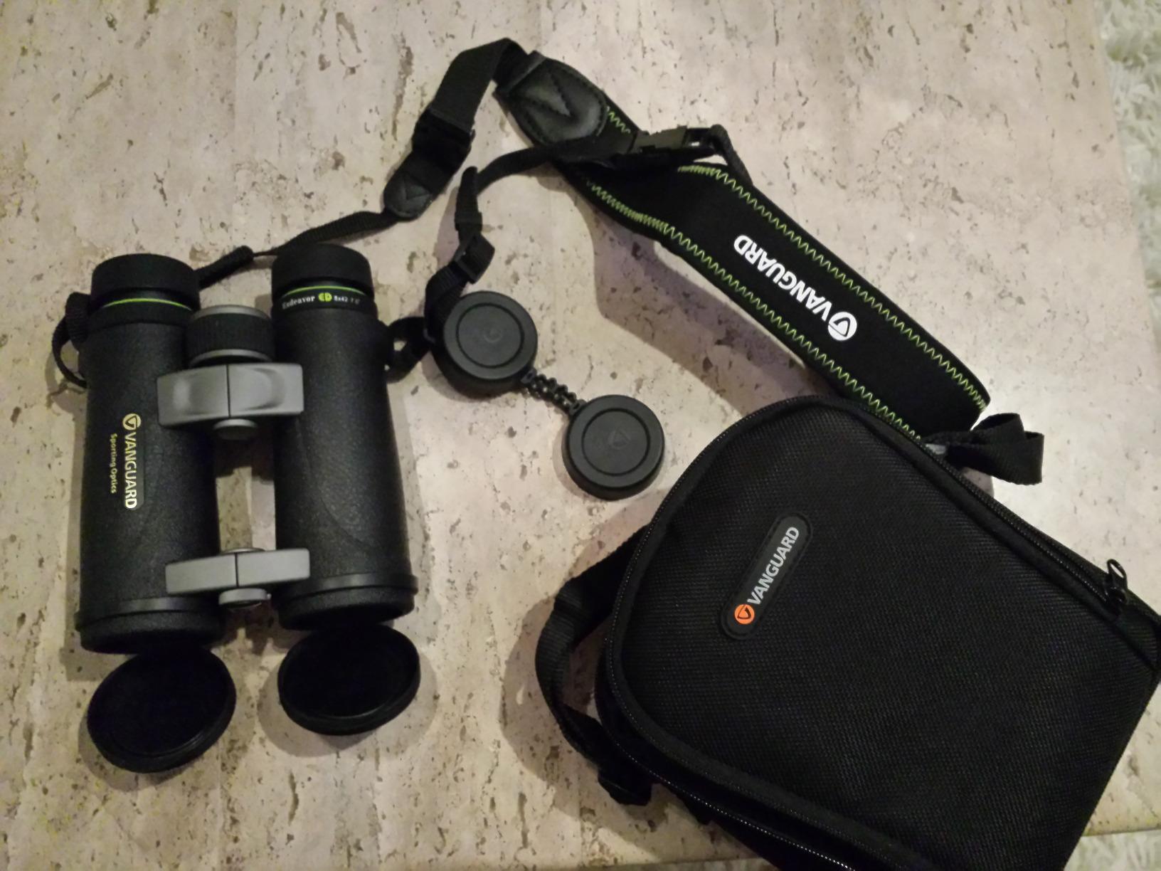 Vanguard Endeavor ED 8420 8x42 ED Glass Binoculars – Fully Multi-Coated Optics, Phase-Coated BaK4 Prism, Waterproof/Fogproof customer photo 1