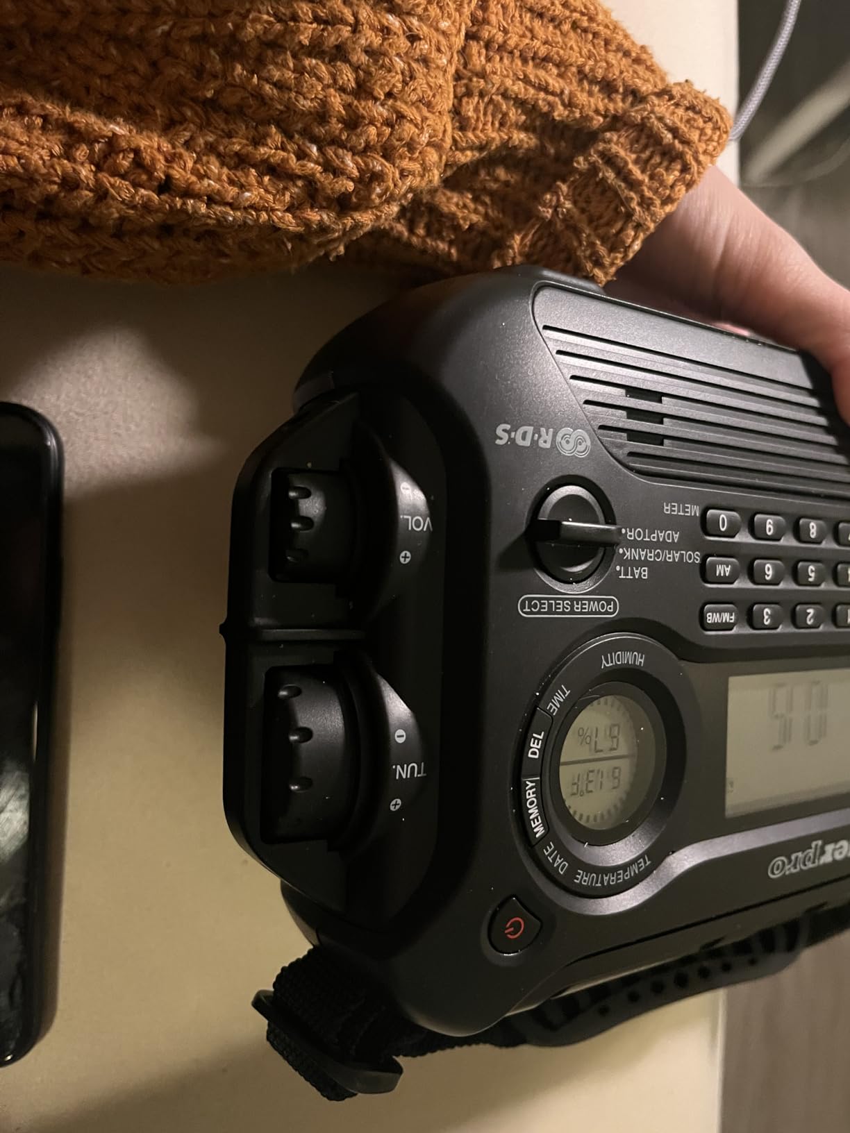 Kaito Voyager Pro KA600 Digital Solar Dynamo Hand Crank AM/FM/LW/SW & NOAA Weather Emergency Radio with Flashlight, Reading Lamp,Smart Phone Charger & RDS and Real-Time Alert, with AC Adapter, Black customer photo 2