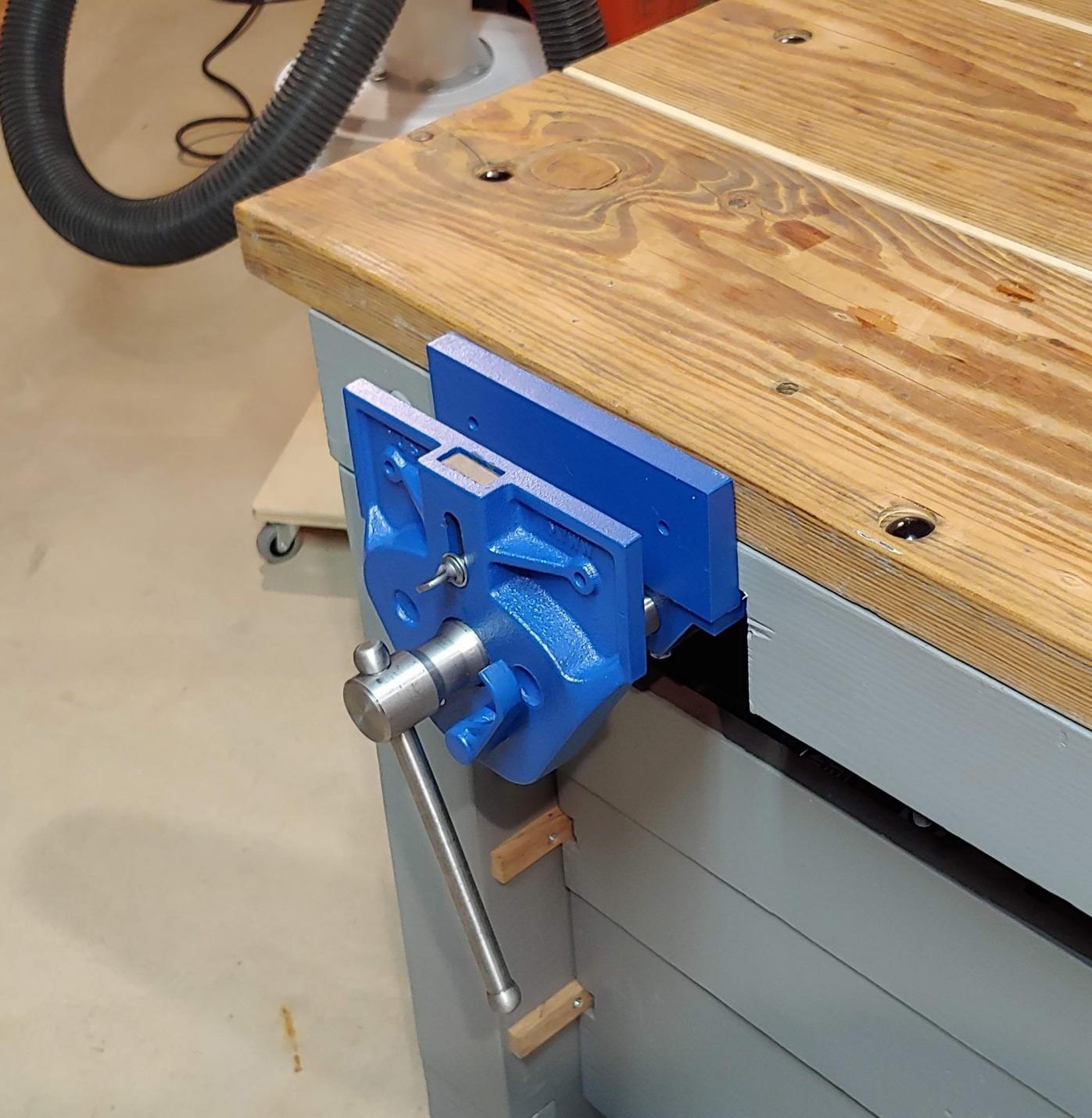 Yost Vises M7WW Rapid Action Woodworking Vise | Quick Release Lever for Quick Adjustments | 7 Inch Jaw Width | Made with Heavy-Duty Cast Iron | Blue customer photo 1