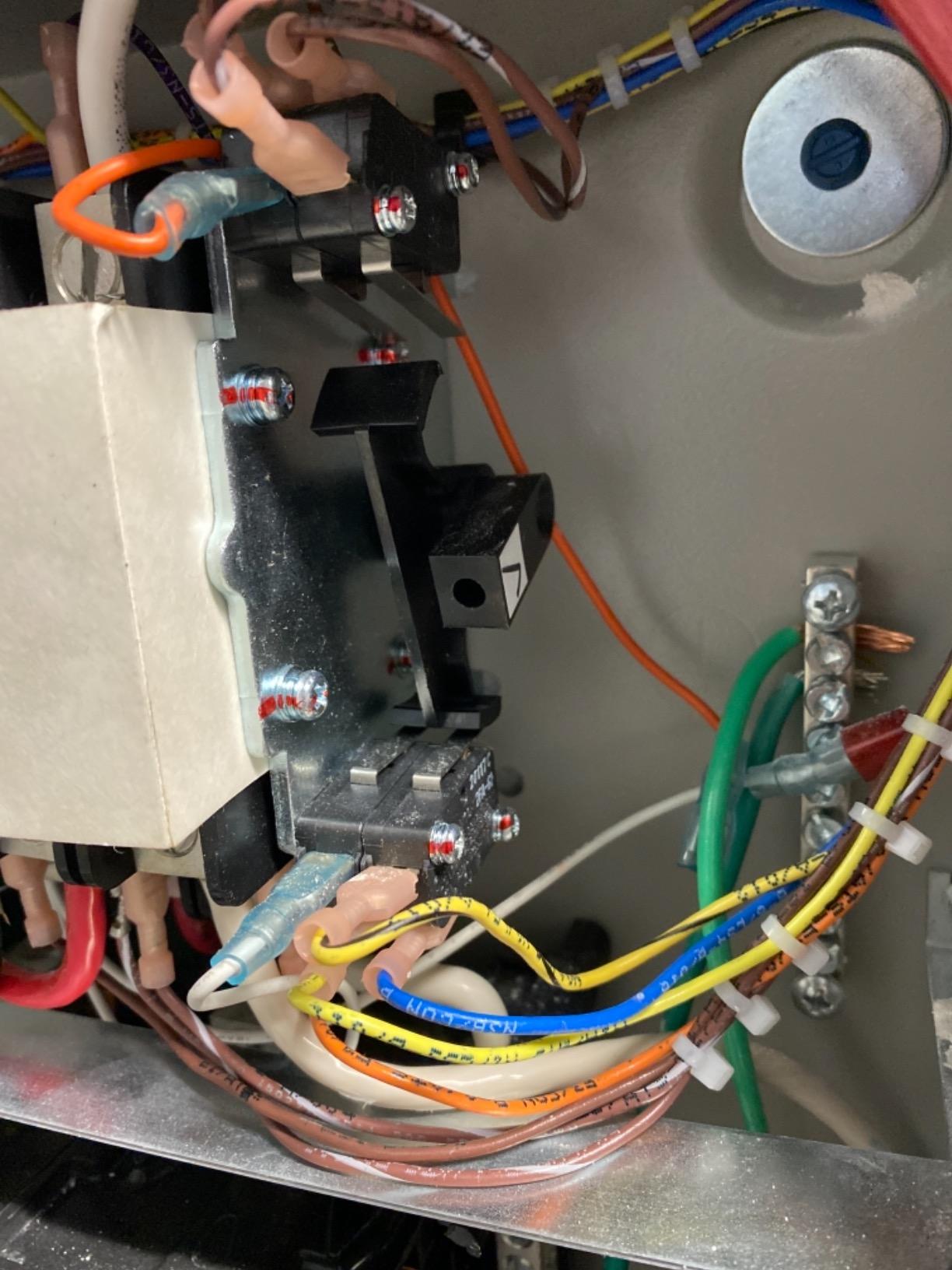 Generac 6853 HomeLink Upgradeable 30 Amp Transfer Switch Kit - Reliable Power Solution for Homes - 10' Cord and Resin Power Inlet Box customer photo 2
