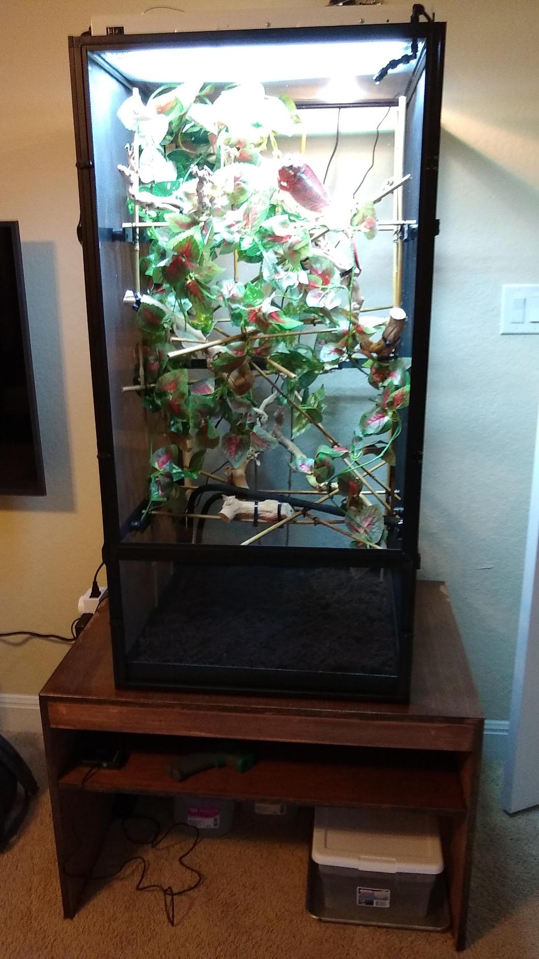 Zoo Med ReptiBreeze LED Deluxe Open Air Aluminum Screen Habitat, Medium 16 L x 16 W x 30 H customer photo 1