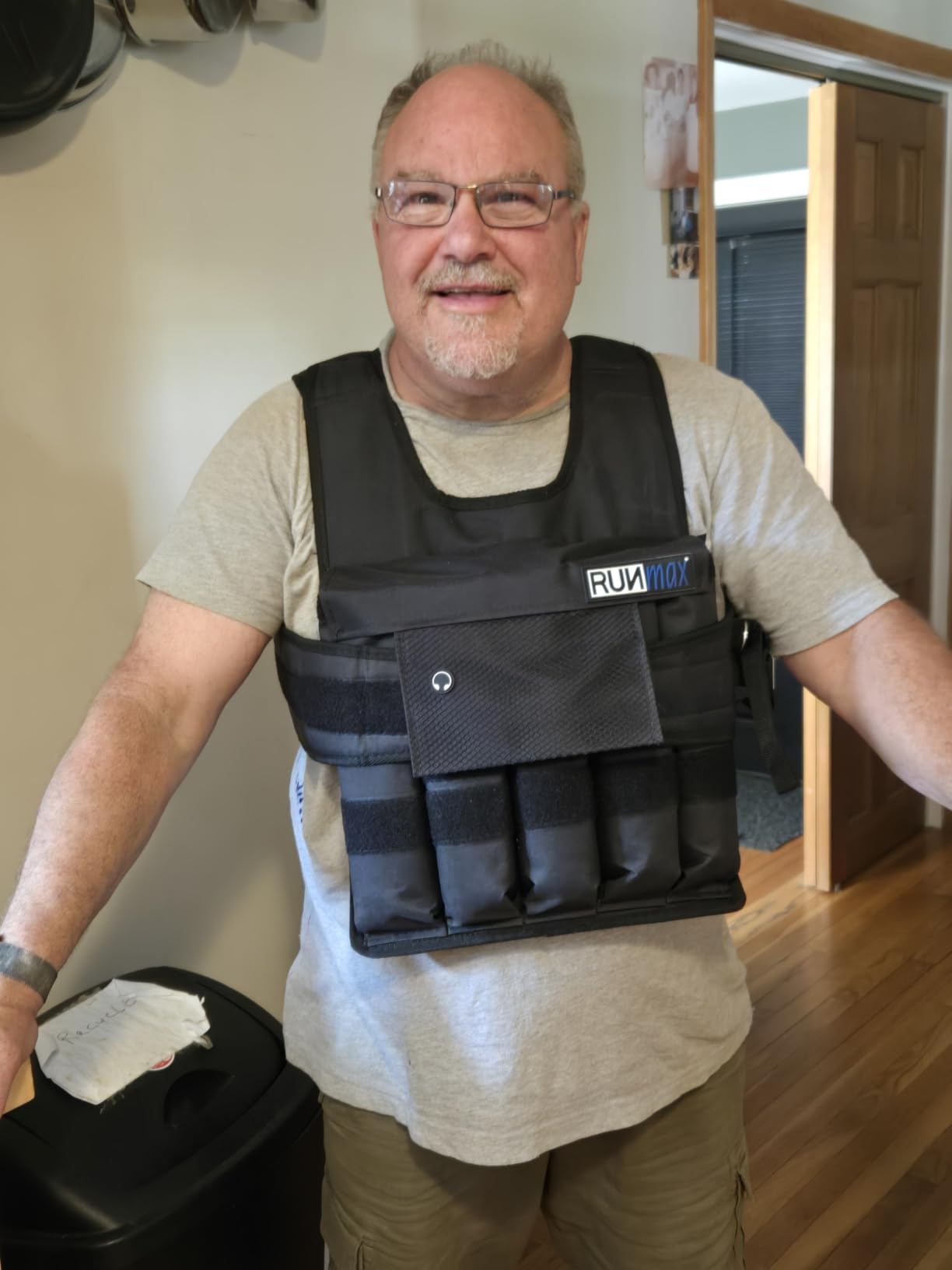RUNmax 20LBS - 150LBS Adjustable Weighted Vest Wtih Shoulder Pads Option for Men and Women customer photo 2