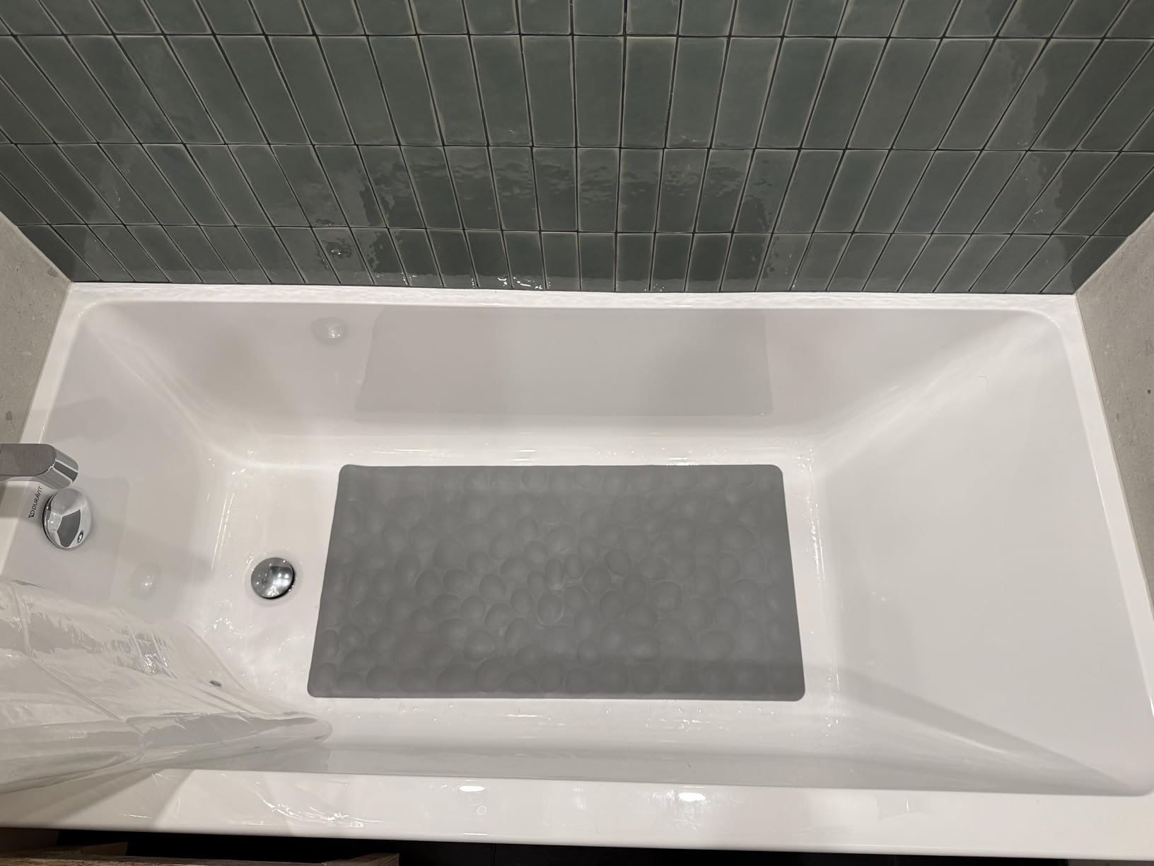 Non-Slip Bathtub Mat OTHWAY Soft Rubber Bathroom Bathmat with Strong Suction Cups (Grey) customer photo 2