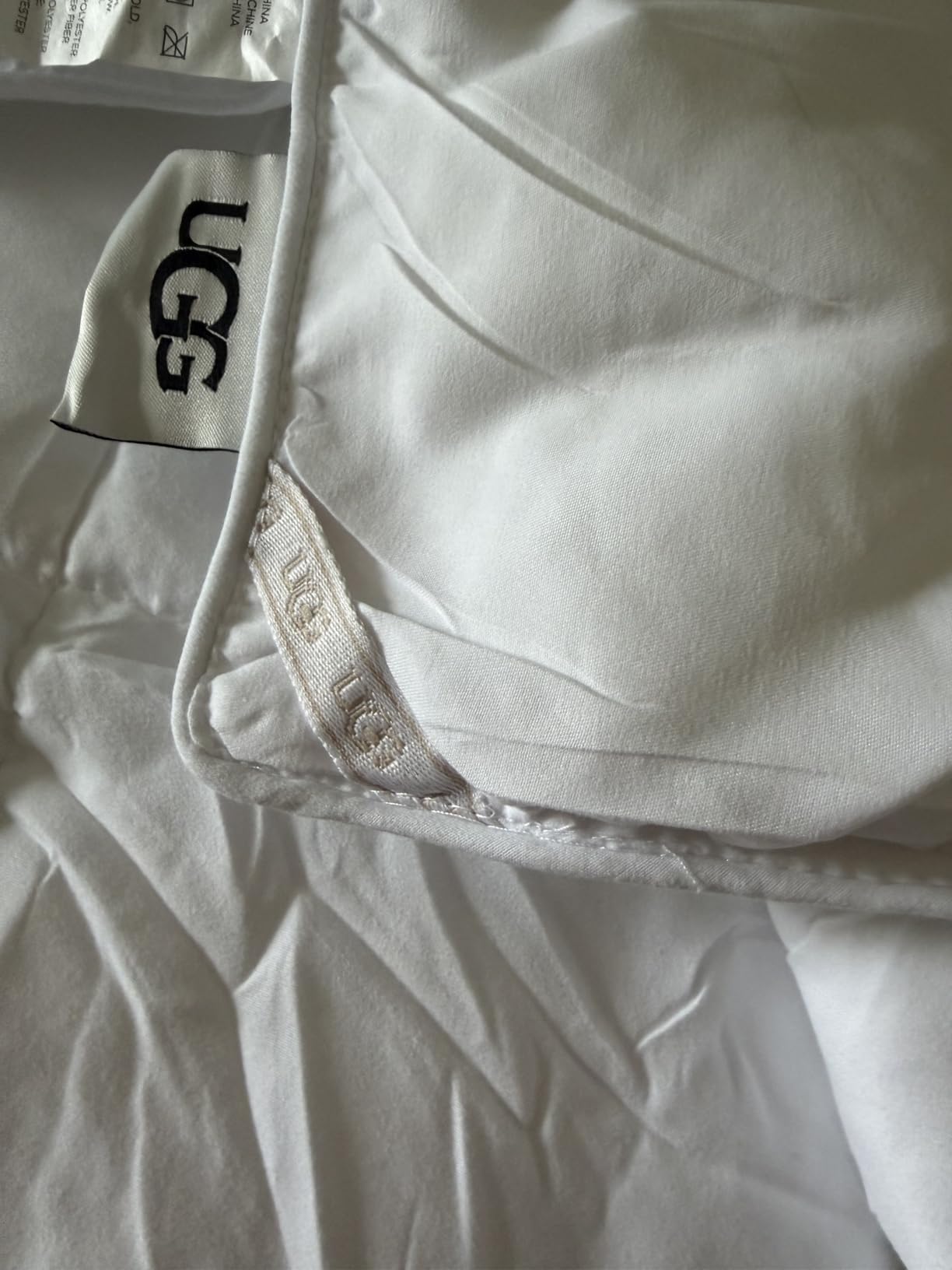 UGG Danielle King Comforter, Cooling Duvet Insert, 1 ct, White customer photo 2