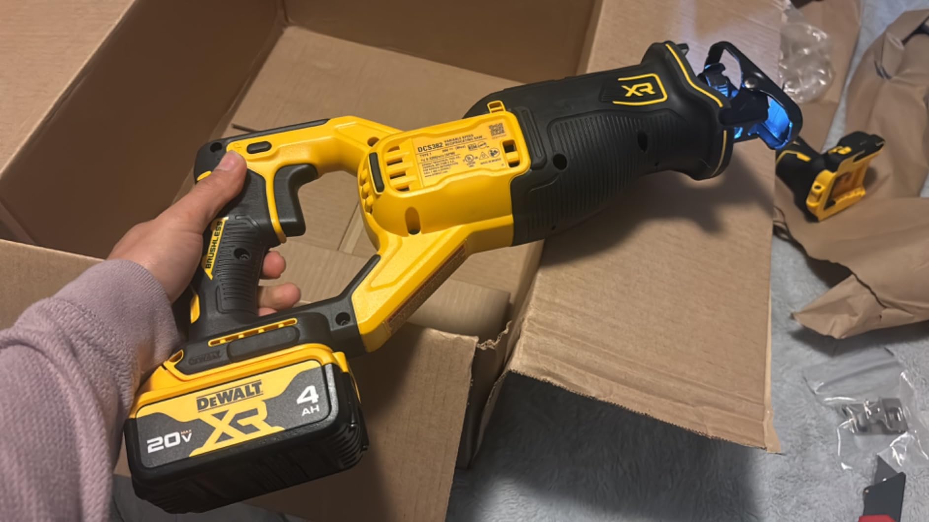 DEWALT 20V MAX* Reciprocating Saw, Cordless, 2-Finger Variable Trigger, Keyless Blade Clamp, Tool Only (DCS382B) customer photo 1