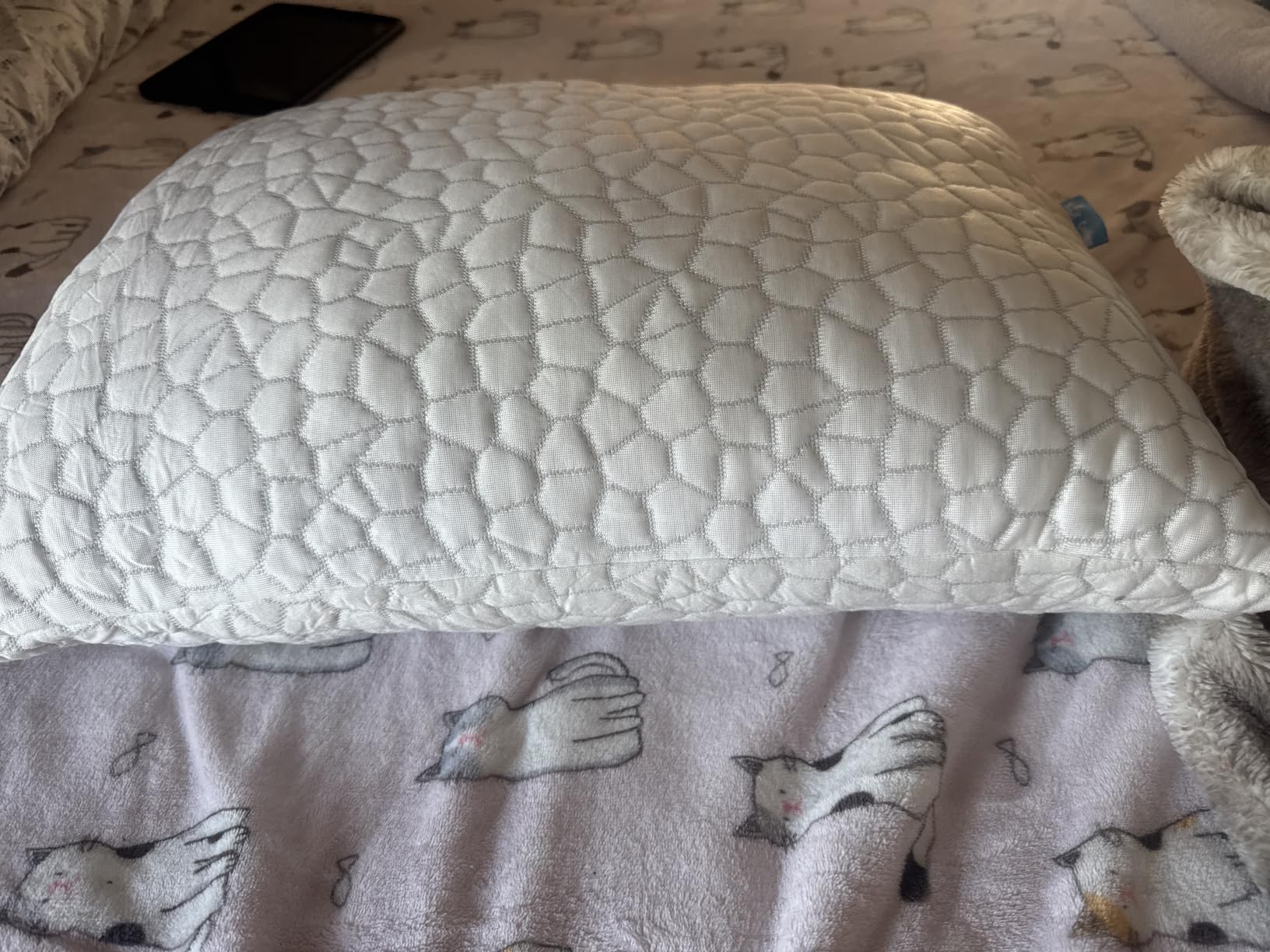 QUTOOL Cooling Pillow for Sleeping, CertiPUR-US Shredded Memory Foam Standard Pillow Set of 1, Cool Pillow for Hot Sleepers Adjustable Firm Pillow for Side,Back,Stomach Sleepers Soft Yet Support,White customer photo 1