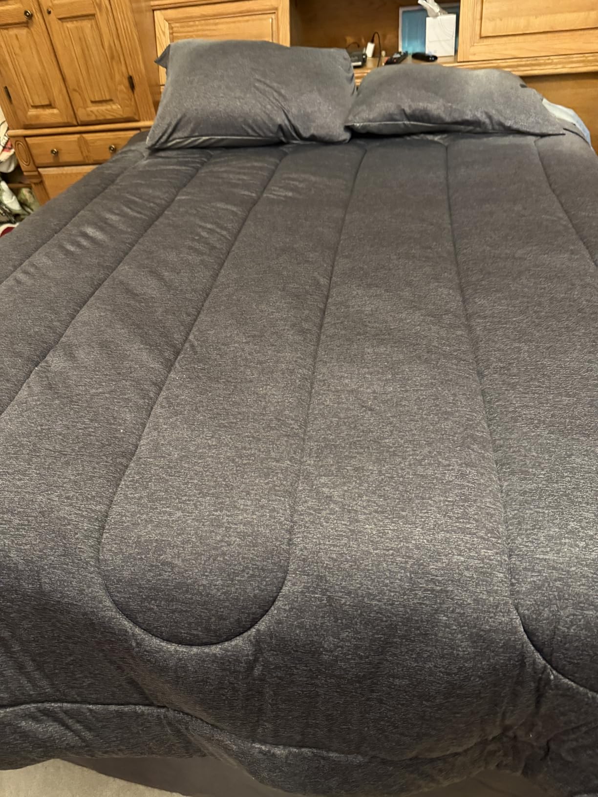 Bedsure Queen Comforter Set, Reversible Cooling & All-Season Bedding, Black customer photo 1