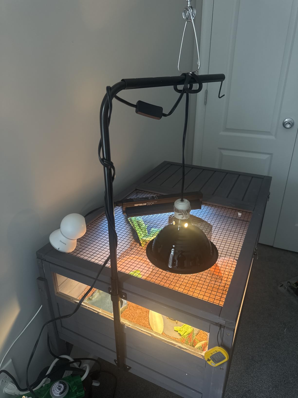 Aivituvin Tortoise Habitat Turtle Enclosure, Wooden Tortoise House Reptile Cage for Small Animals Indoor-Outdoor, Adjustable Lamp Holder Included customer photo 2