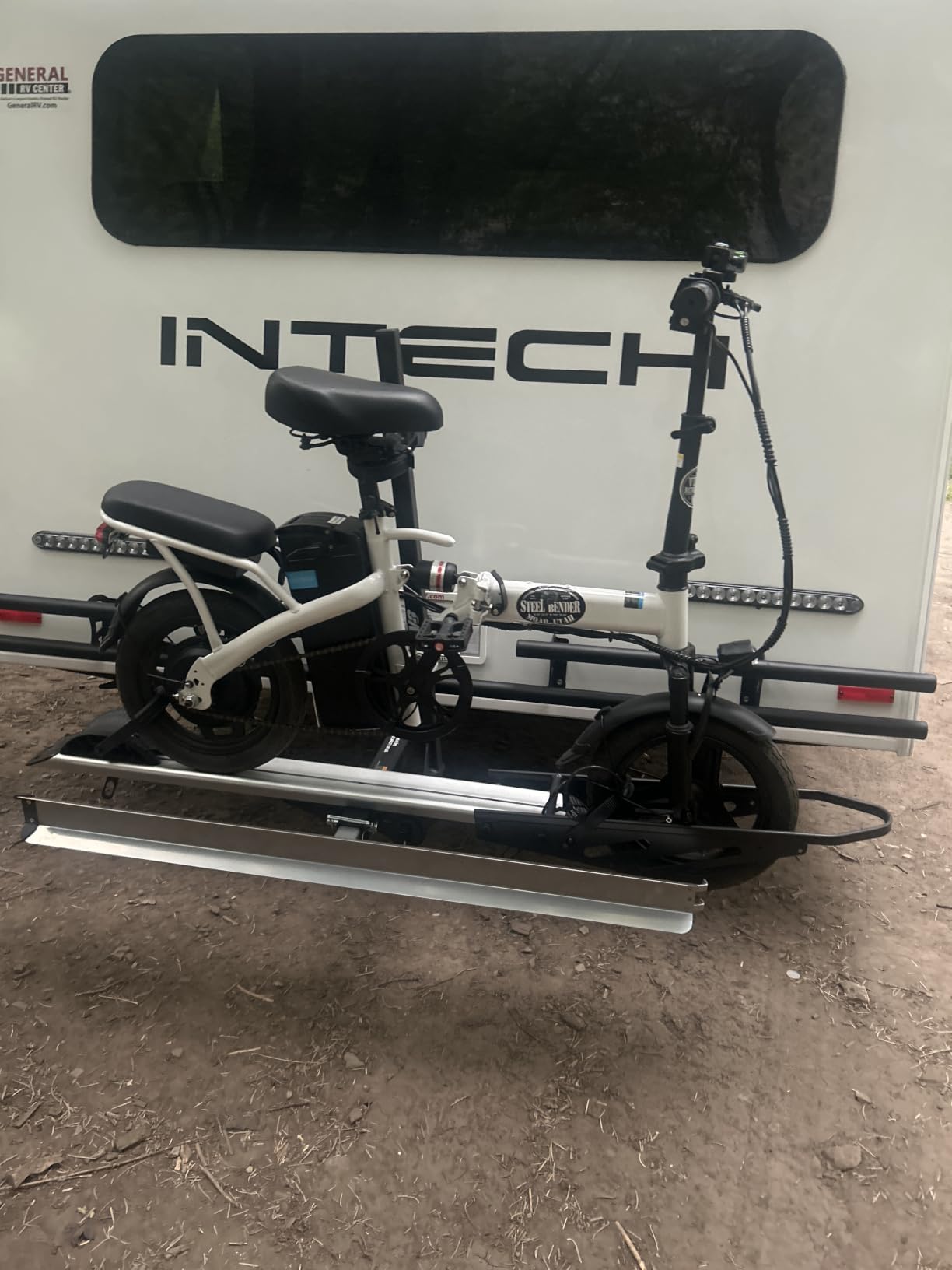 Young Hitch Mount Single Bike Rack with Ramp, 100 lbs Capacity customer photo 2