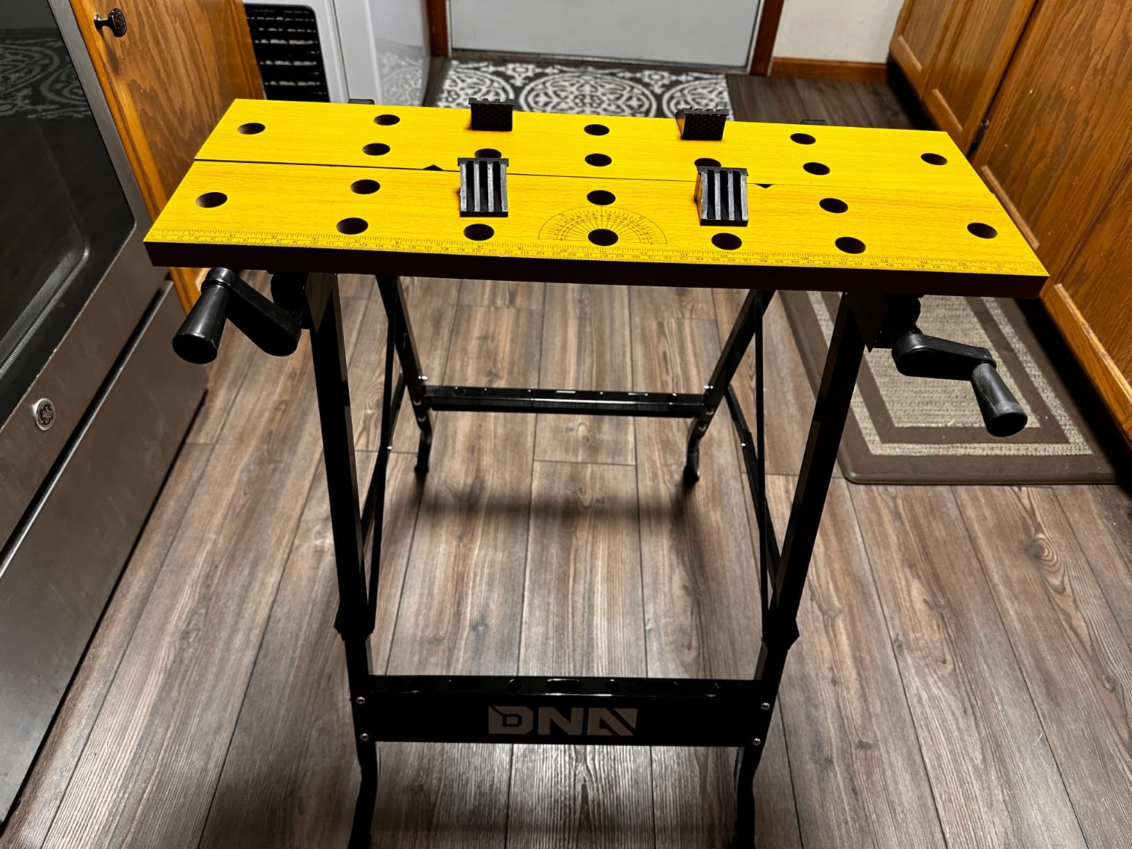 Auto Dynasty Folding Workbench w/Vise, 8-12