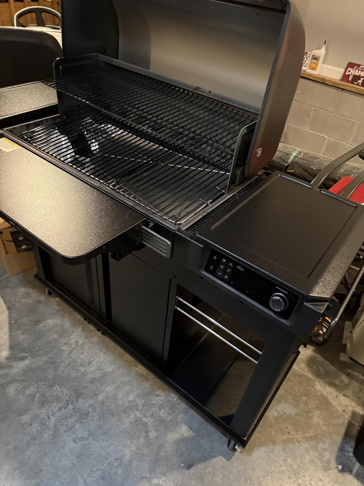 Traeger Woodridge Elite Wood Pellet Grill & Smoker, 970 Sq In, WiFi customer photo 2