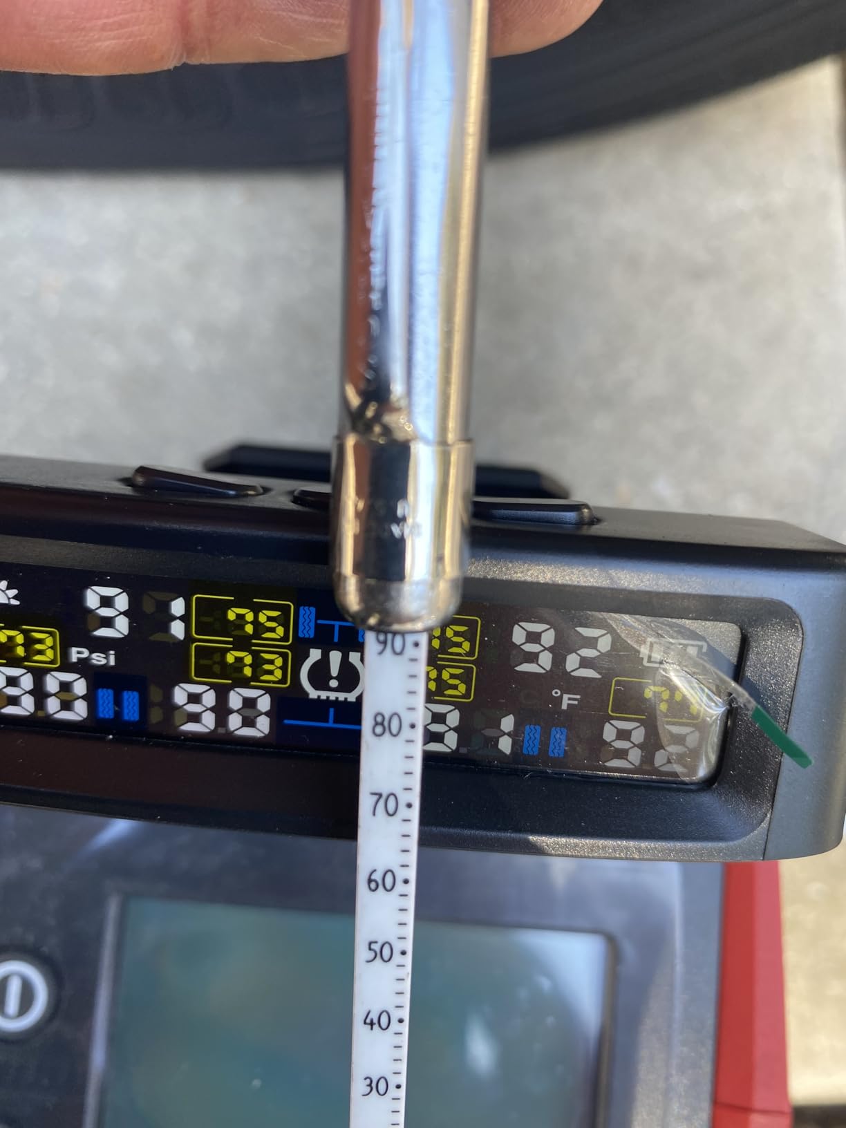 RV Tire Pressure Monitoring System -TPMS Tire Pressure Monitor with 6 Sensors,M12-3 TPMS Solar Charge & USB Color LCD Display, 0-9.9BAR/144PSI Range, 6 Alarm Modes for RV/Trailer/Truck IP67 customer photo 1