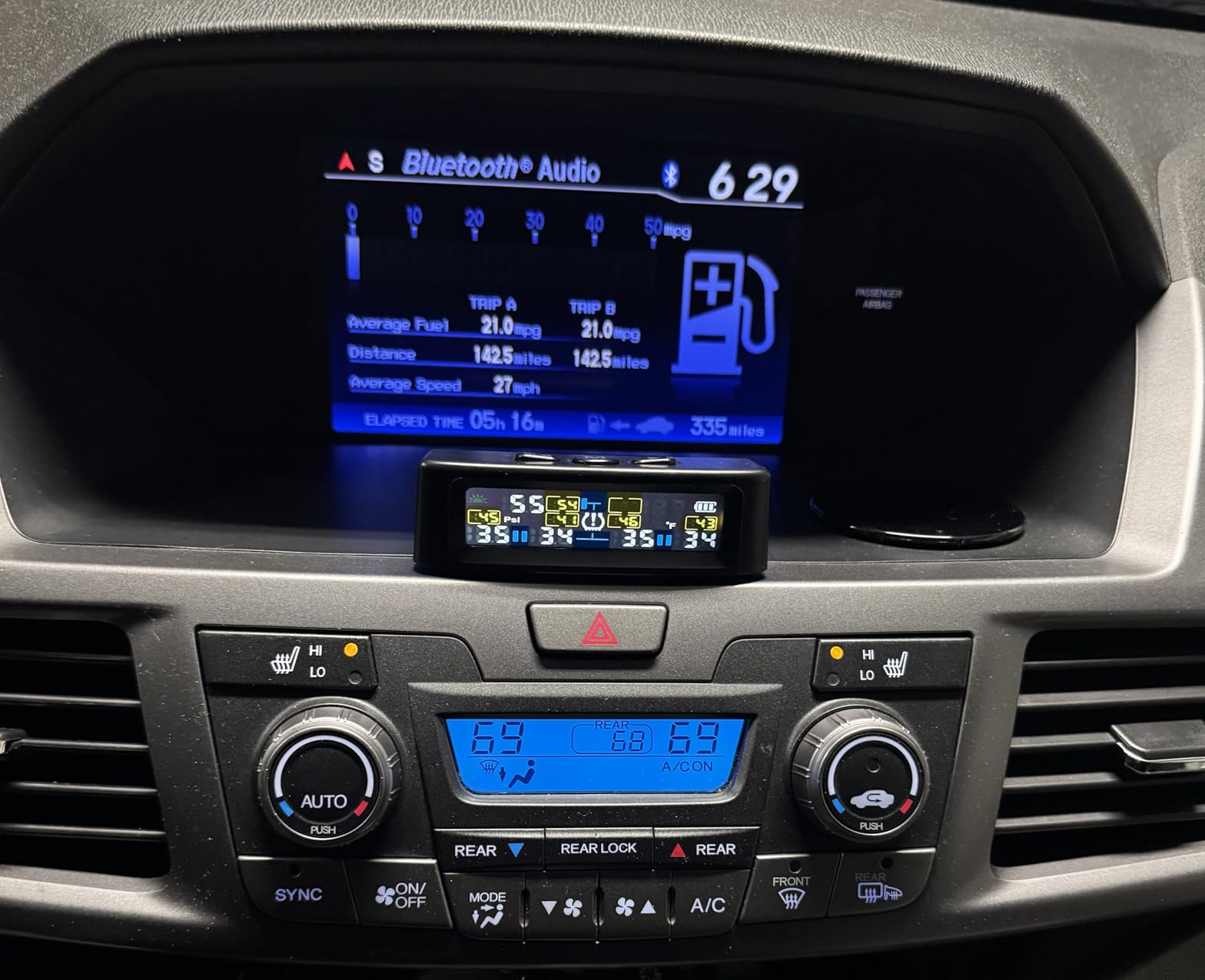 RV Tire Pressure Monitoring System -TPMS Tire Pressure Monitor with 6 Sensors,M12-3 TPMS Solar Charge & USB Color LCD Display, 0-9.9BAR/144PSI Range, 6 Alarm Modes for RV/Trailer/Truck IP67 customer photo 2