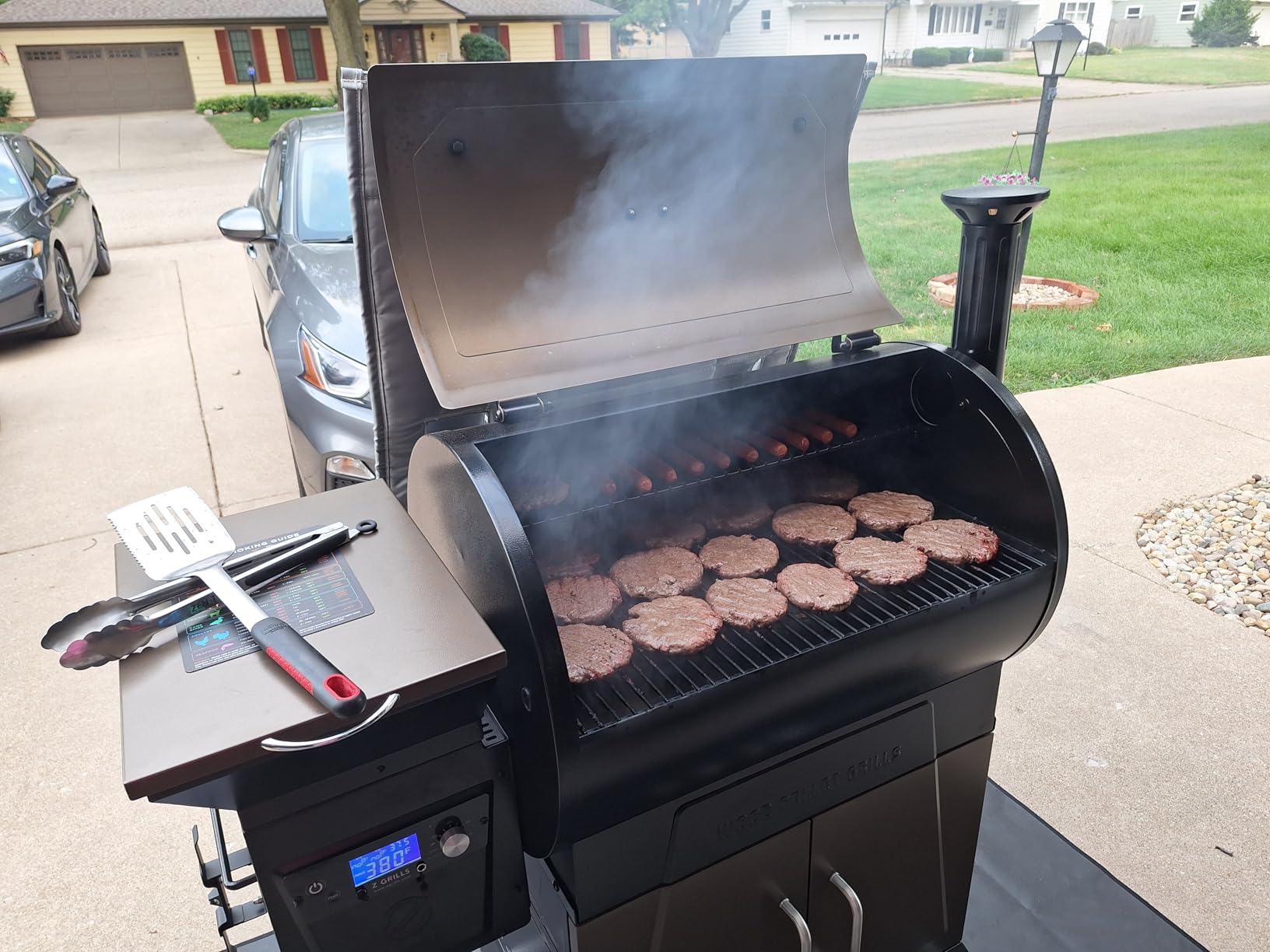 Z GRILLS 2025 Electric Pellet Grill & Smoker, 700 sq in Cooking Area, Dual-Wall Insulation, PID V2.1 Controller, Meat Probes, Easy Hopper Clean-out, Includes Grill Cover, 8 in 1 Outdoor BBQ, 700D6 customer photo 2
