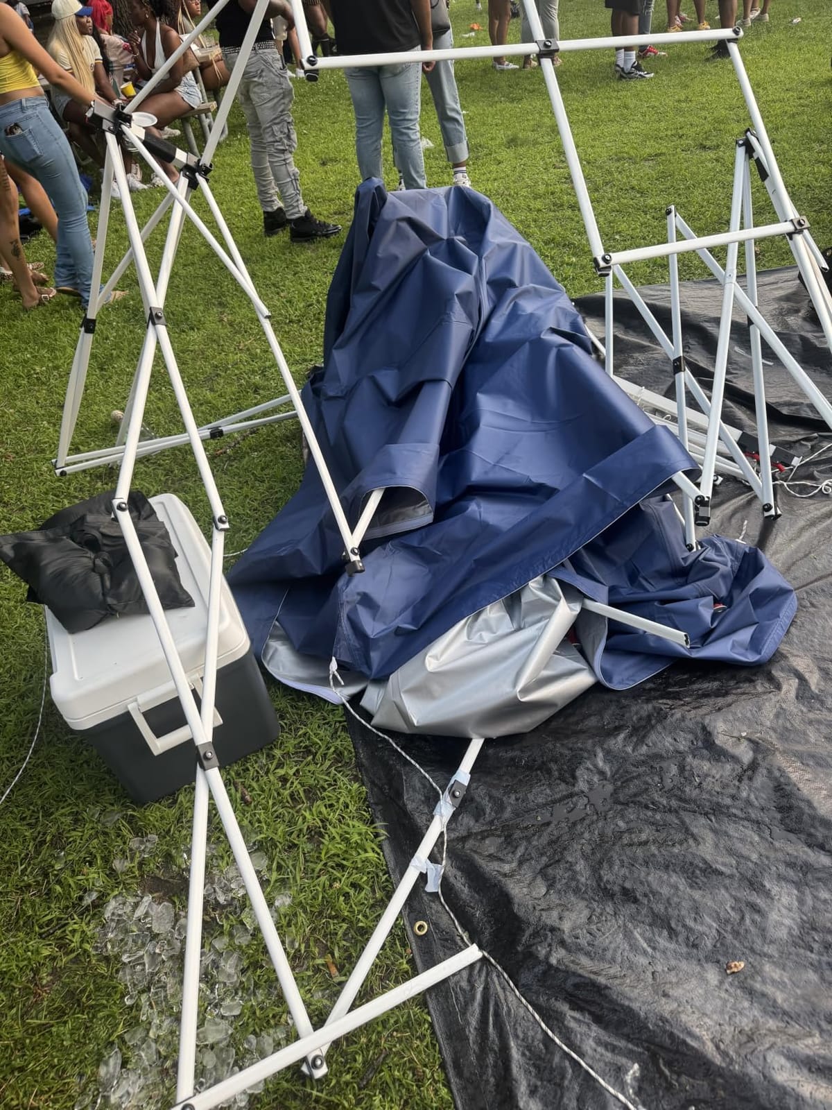 Tangkula 10x10 FT Pop Up Canopy, Heavy Duty Outdoor Canopy Tent, Blue customer photo 1