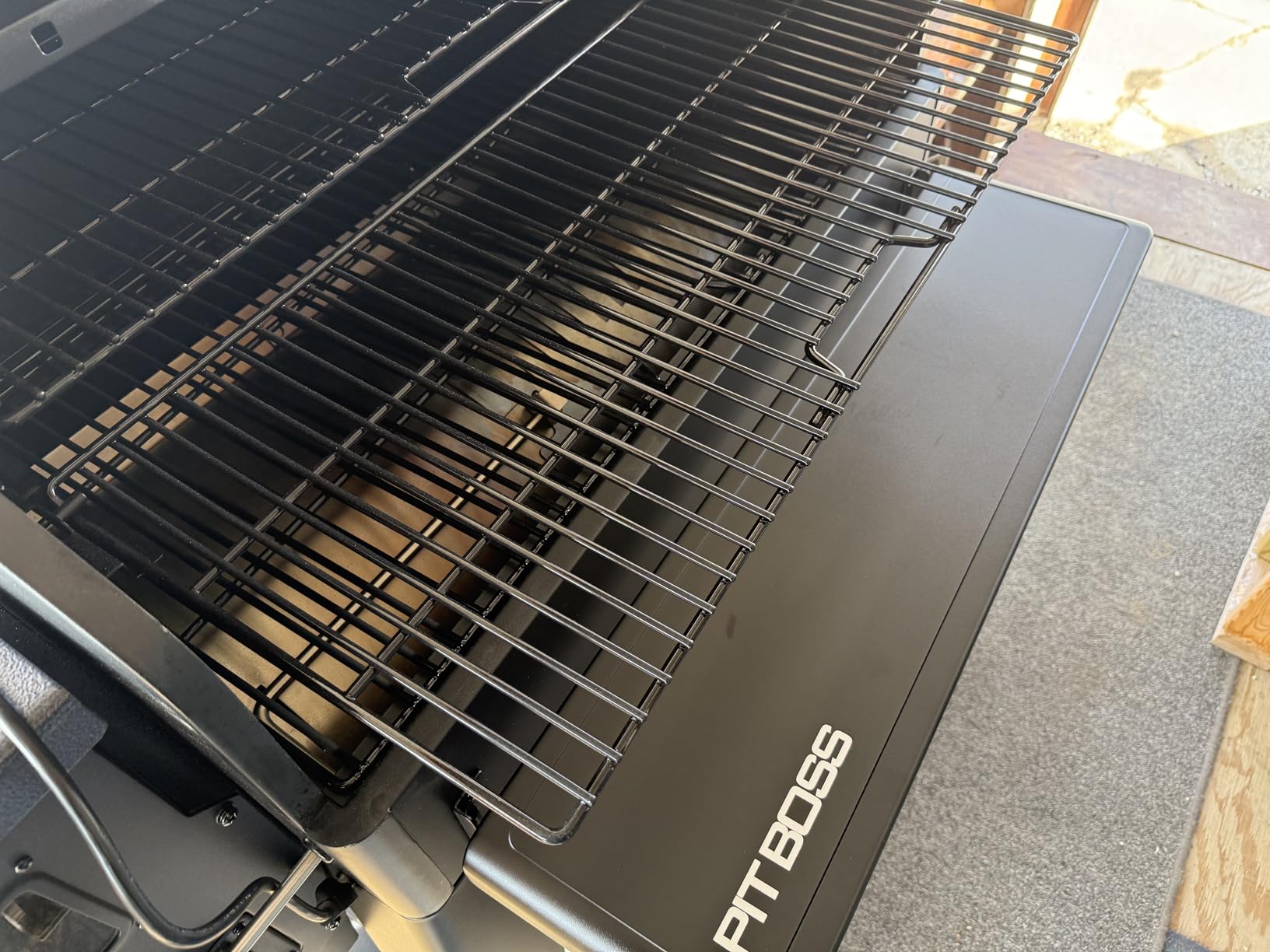 Pit BOSS 1600 Navigator Series WiFi & Bluetooth Wood Pellet Grill & Smoker, Flame Broiler and Touchscreen Controller, 1,593-Sq. in. Cook Space, 180°F to 500°F Temp Range, Meat Probe, 30 lb. Hopper customer photo 2
