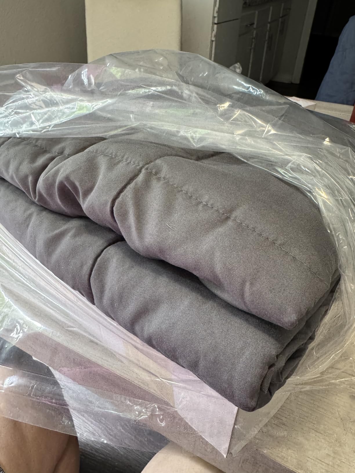 Smart Queen Weighted Blanket 10lbs (48”x72”,Grey) Twin Size Soft Cooling Heavy Blanket for Sleeping, Breathable All Season Comfort with Premium Glass Beads,Machine Washable customer photo 2